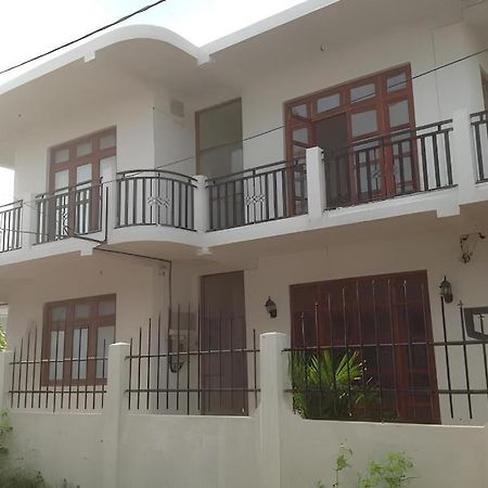 Araliya Blue Beach View Hotel Kudapaduwa Extérieur photo