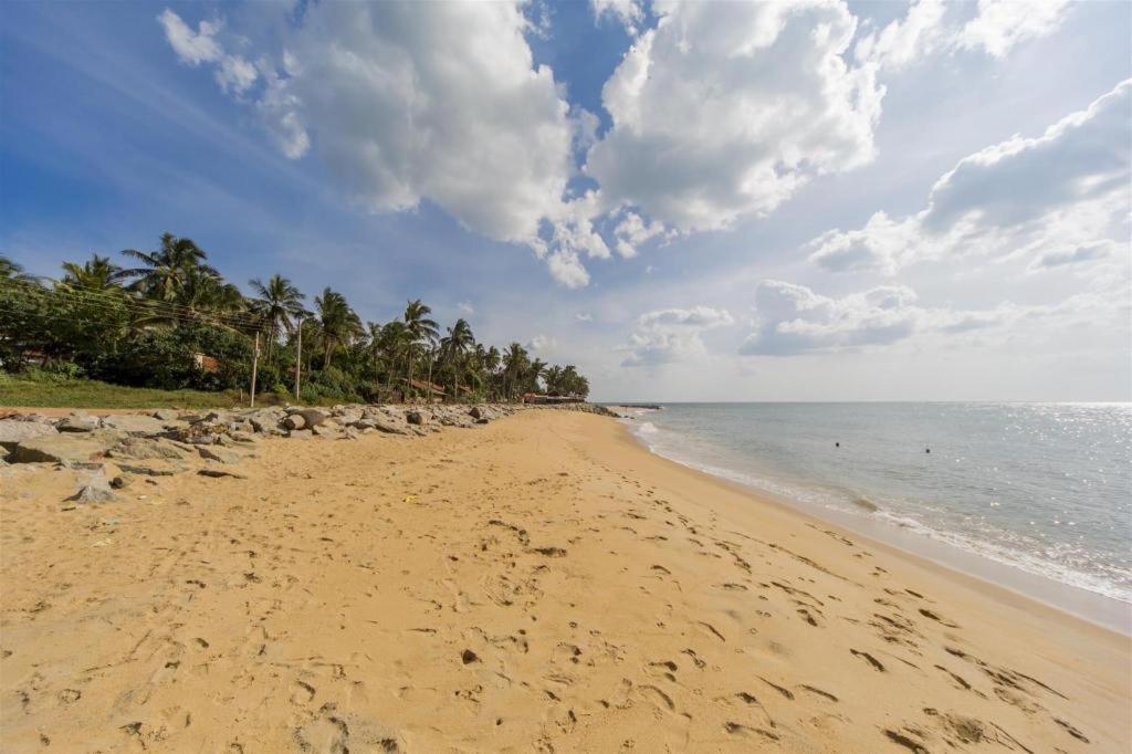 Araliya Blue Beach View Hotel Kudapaduwa Extérieur photo