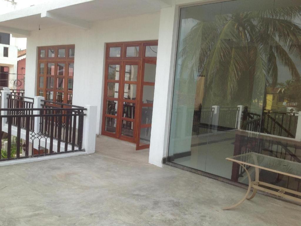 Araliya Blue Beach View Hotel Kudapaduwa Extérieur photo