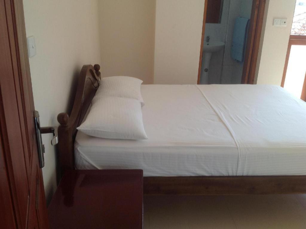 Araliya Blue Beach View Hotel Kudapaduwa Extérieur photo