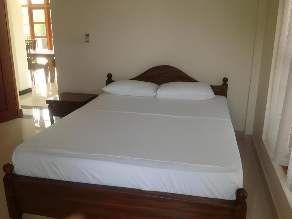 Araliya Blue Beach View Hotel Kudapaduwa Extérieur photo