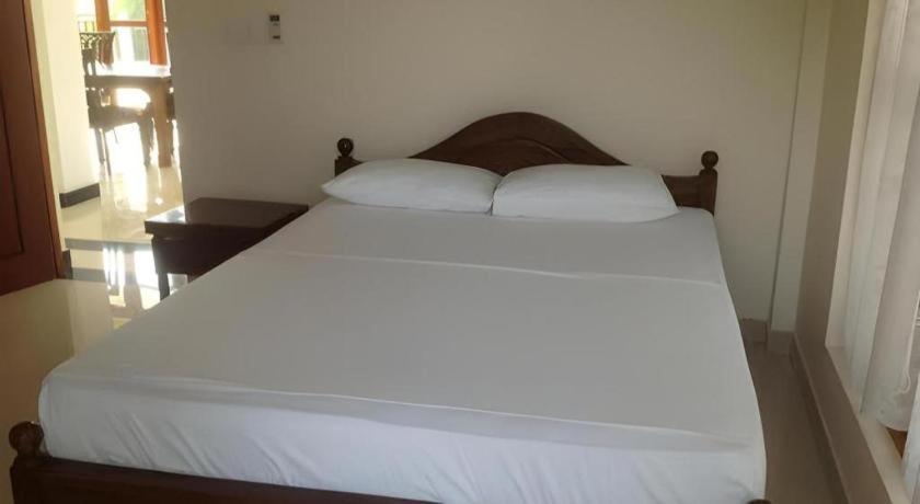 Araliya Blue Beach View Hotel Kudapaduwa Extérieur photo